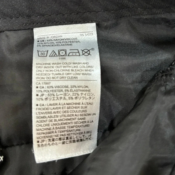 Banana Republic Size 8 “Sloan” Slim trousers. Black and White X Dot. - Picture 7 of 8